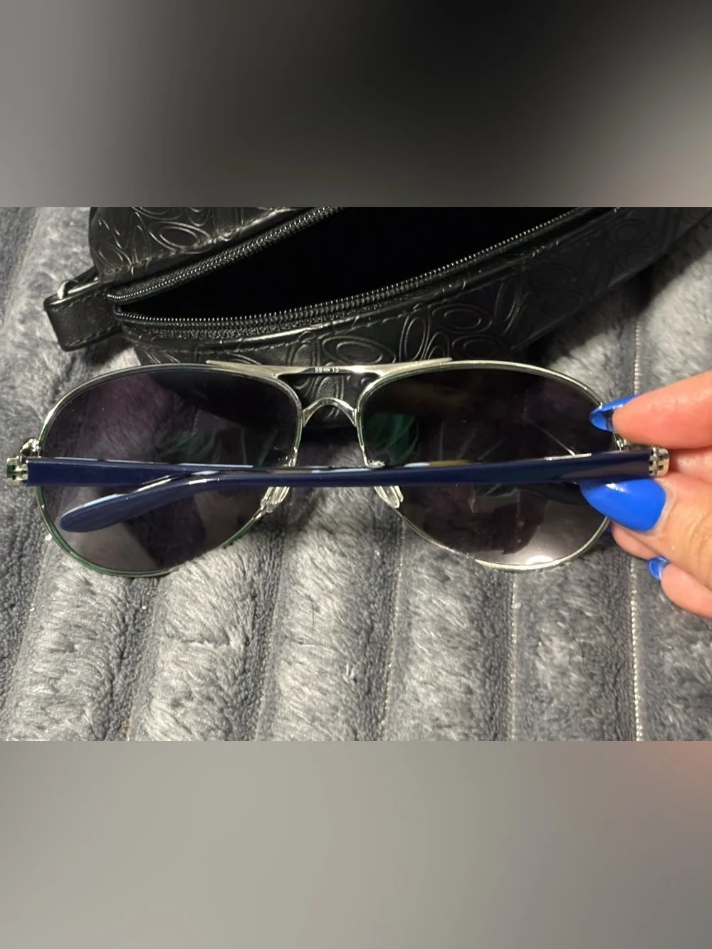 Women’s Oakley Feedback Aviator Sunglasses with Black Case -